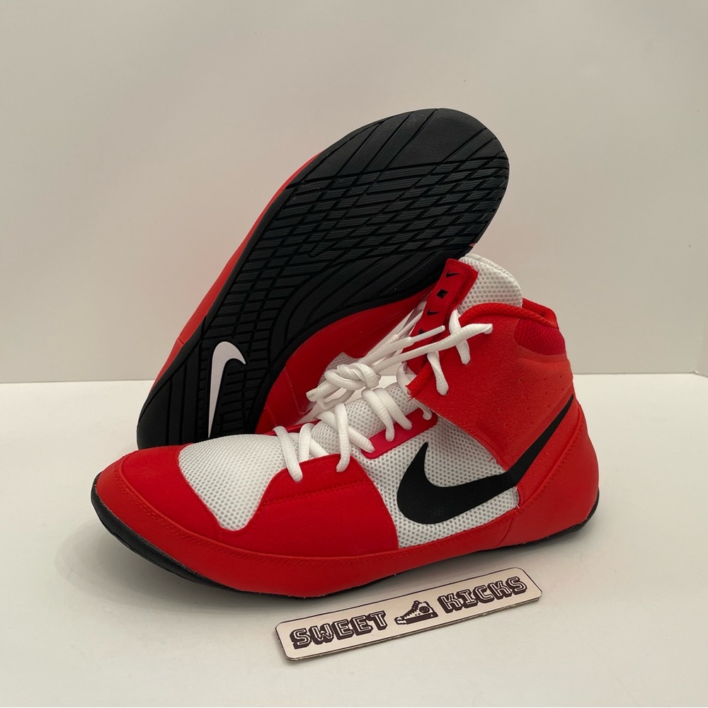 Nike Men’s Red White Black Athletic Shoes